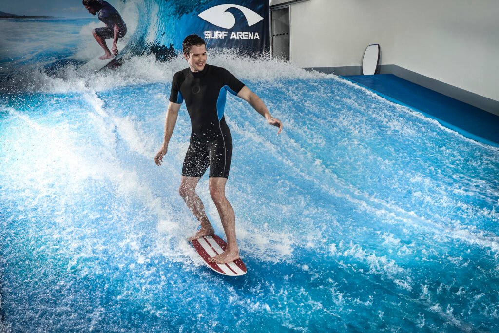 SurfPark Costa Rica en Lindora, nueva atracción de surf urbano, surf en la ciudad, parque de surf en Costa Rica